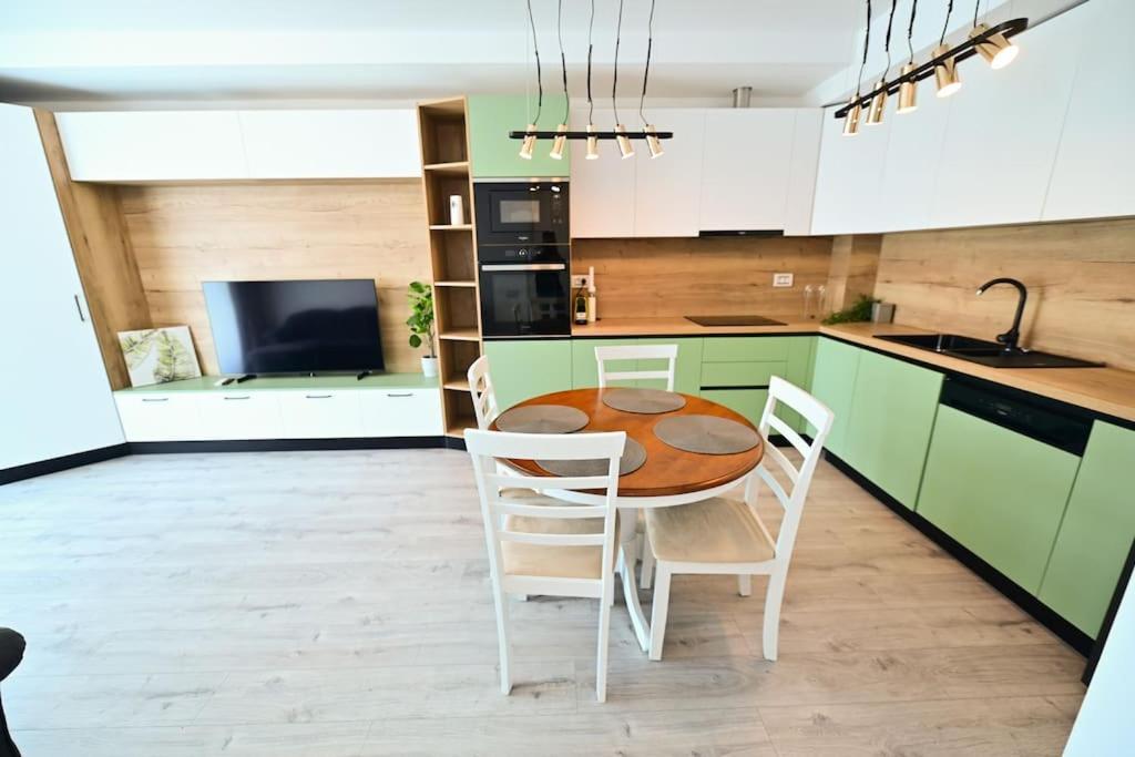 Flh - The Lake Home - Apt 33 ซีบิว ภายนอก รูปภาพ